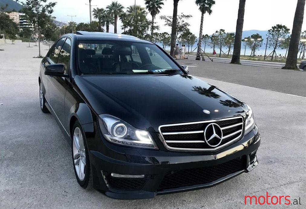 2012' Mercedes-Benz C 300 photo #1