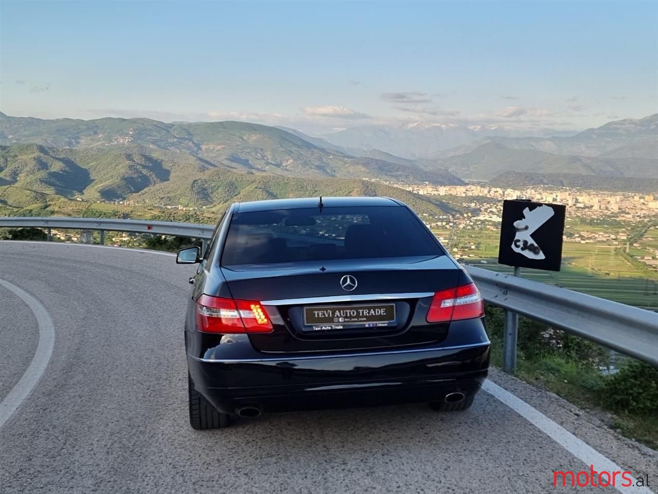 2010' Mercedes-Benz E 350 photo #2