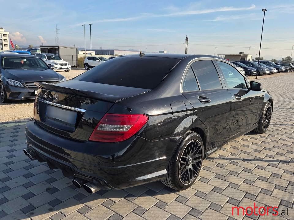 2013' Mercedes-Benz 220 photo #3