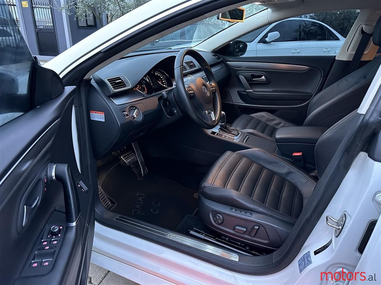 2015' Volkswagen Passat photo #4