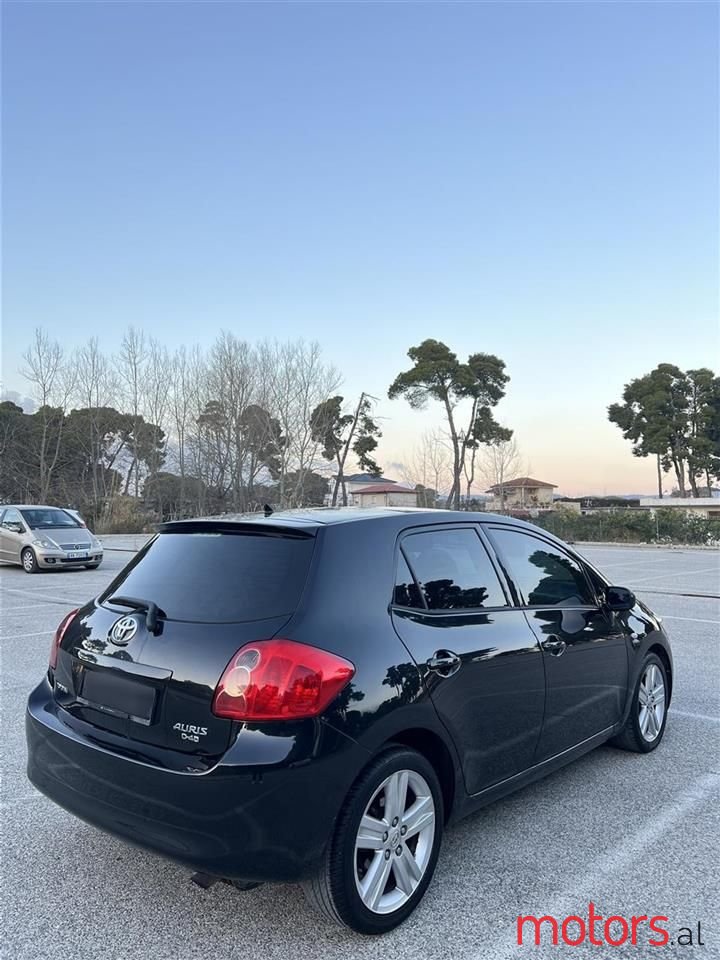 2008' Toyota Auris photo #6