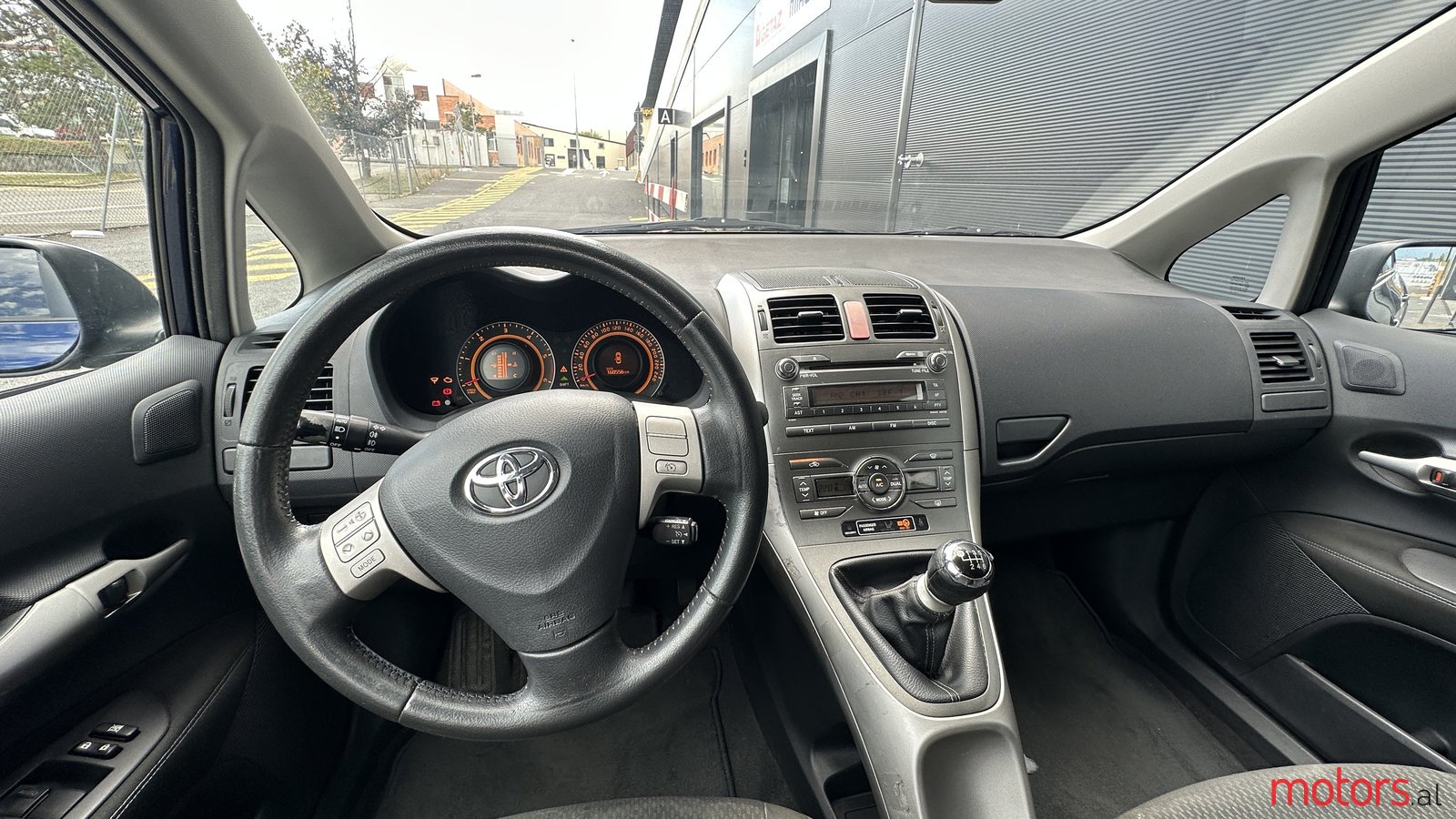 2007' Toyota Auris photo #7