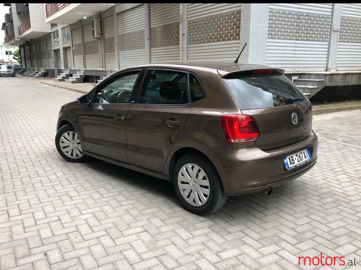 2011' Volkswagen Polo photo #2