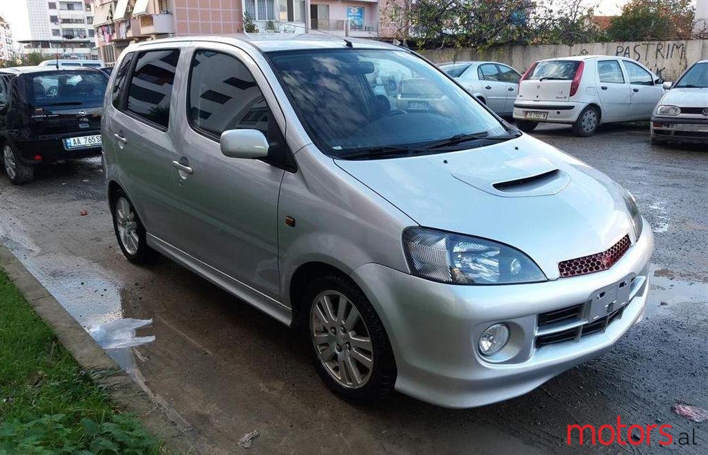 2003' Daihatsu YRV photo #4