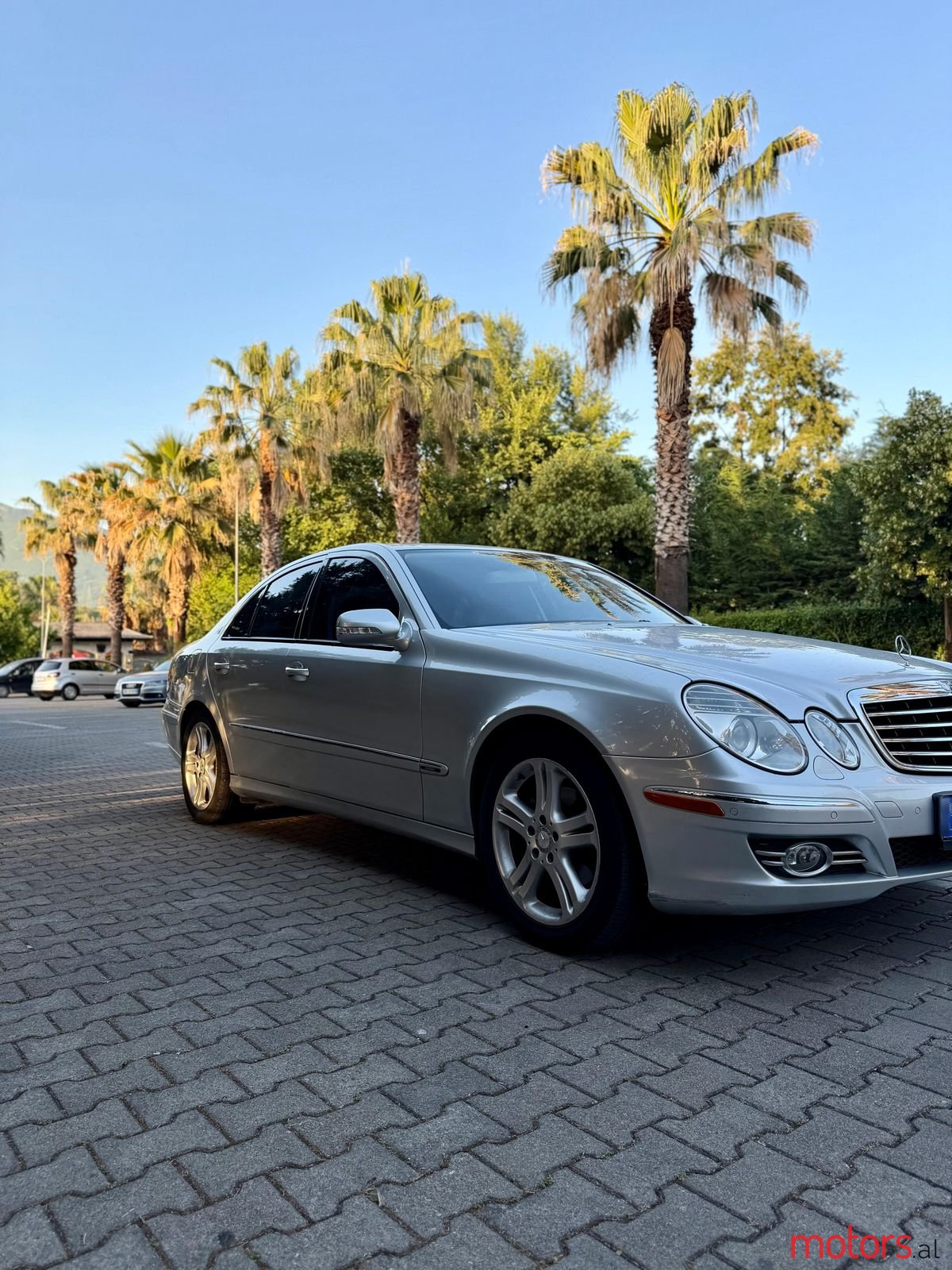 2008' Mercedes-Benz E 200 photo #1