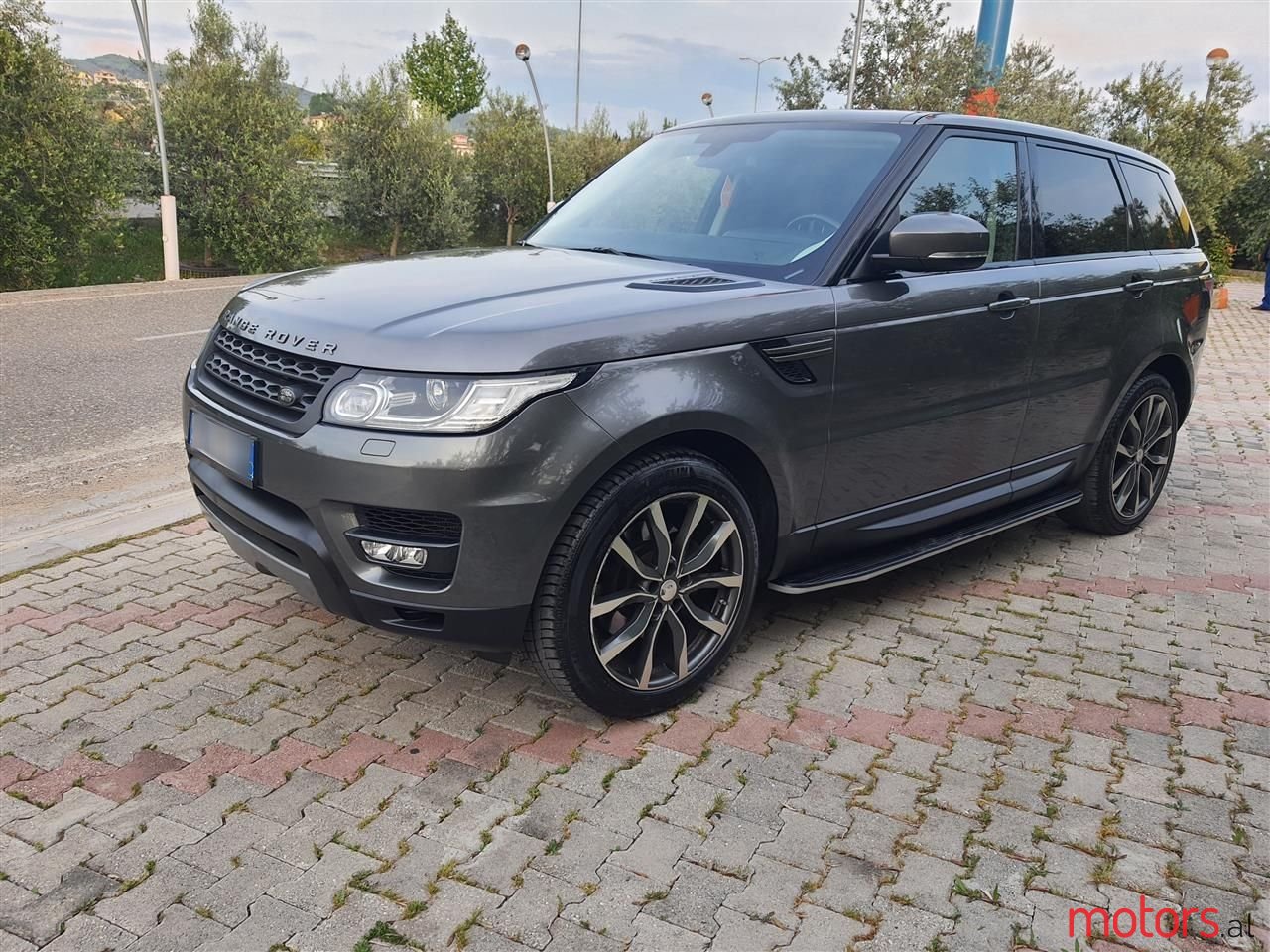 2015' Land Rover Range Rover Sport photo #1