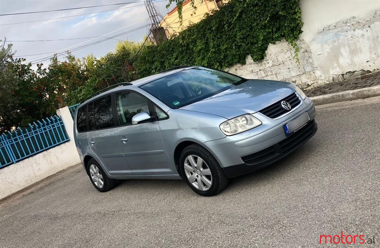 2006' Volkswagen Touran photo #3