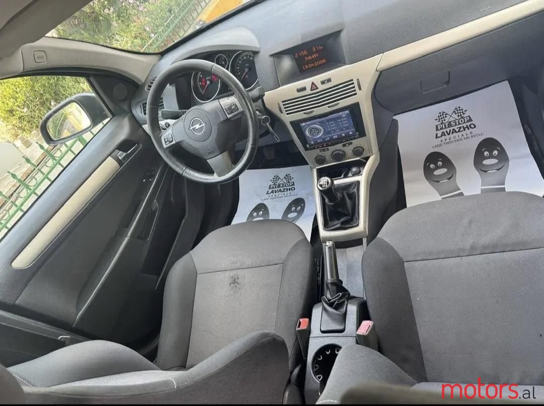 2008' Opel Astra photo #4