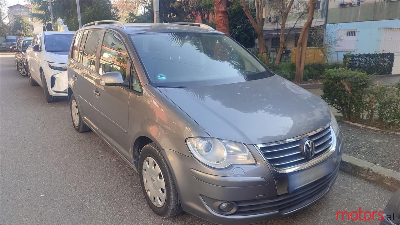 2007' Volkswagen Touran photo #4