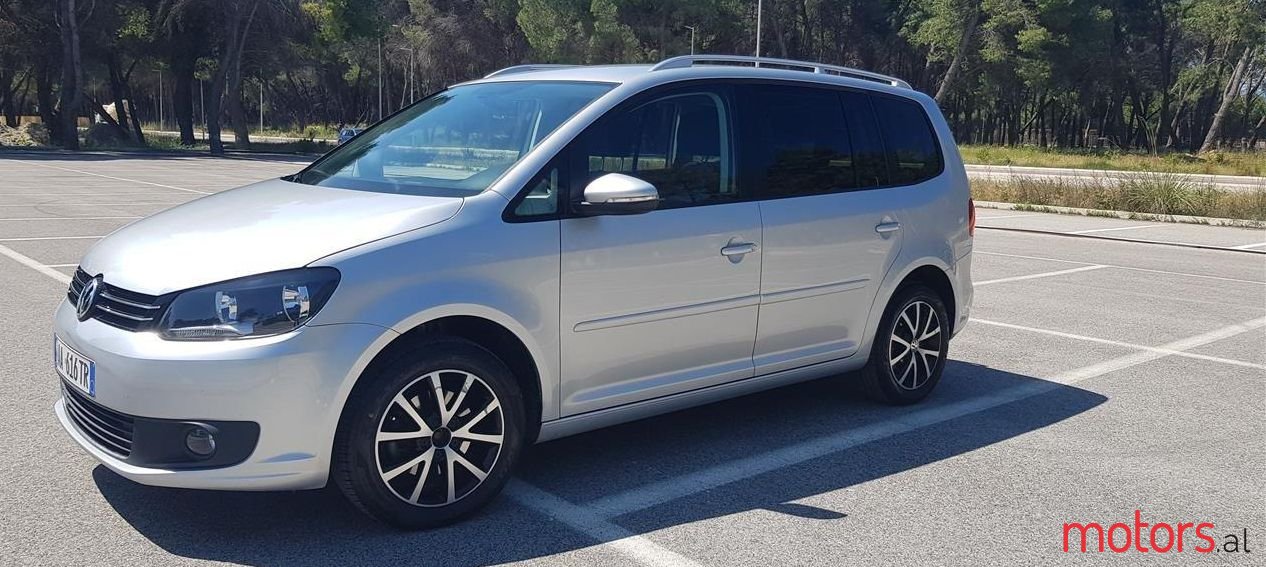 2015' Volkswagen Touran photo #1