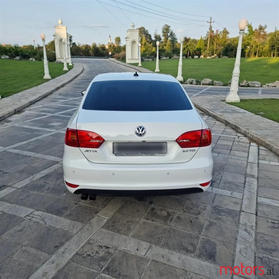 2013' Volkswagen Jetta photo #2