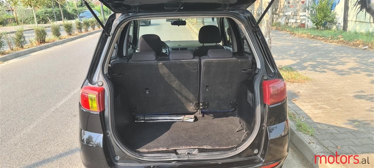 2004' Mazda 2 photo #5