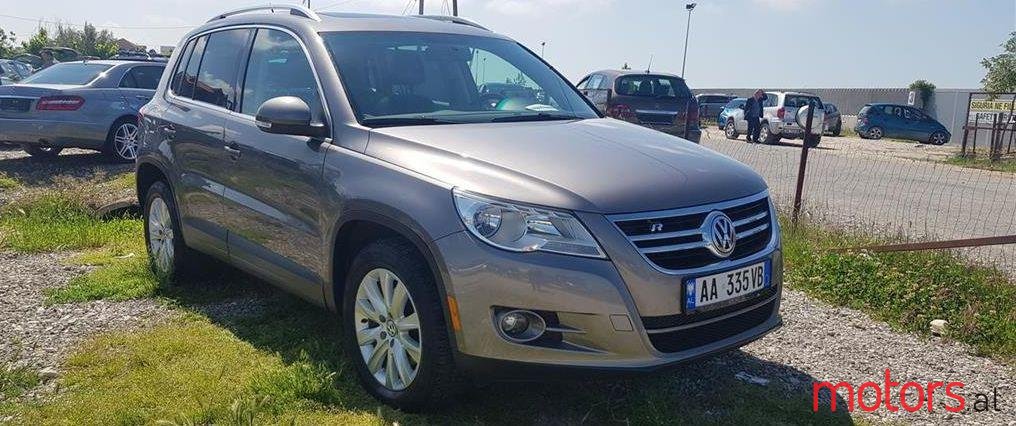 2009' Volkswagen Tiguan photo #1