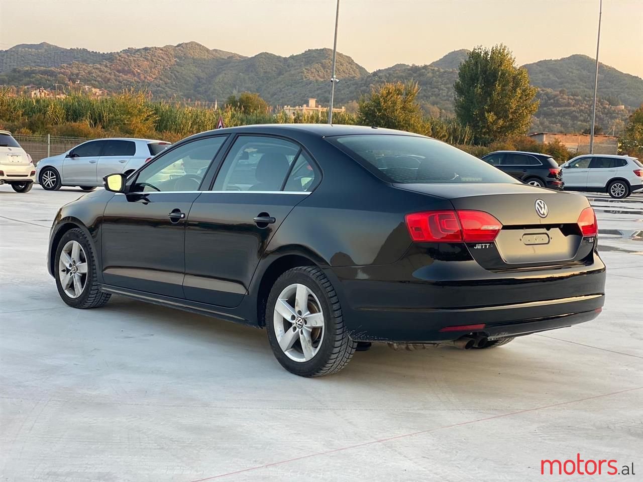 2012' Volkswagen Jetta photo #2