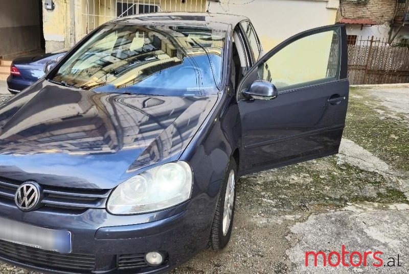 2008' Volkswagen Golf photo #2