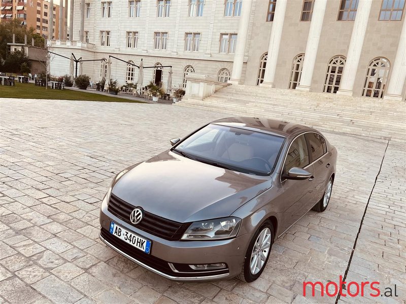 2013' Volkswagen Passat photo #3