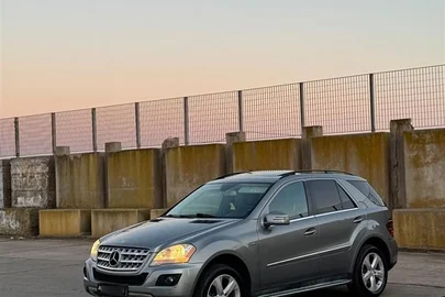 2011' Mercedes-Benz ML 350