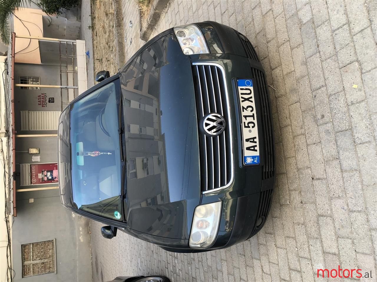 2004' Volkswagen Passat photo #1