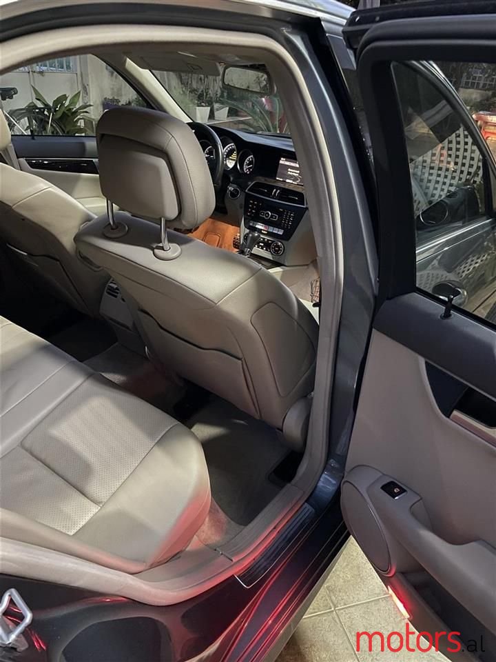 2012' Mercedes-Benz C 300 photo #4