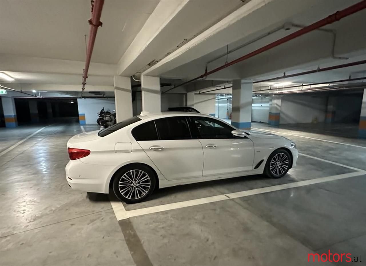 2018' BMW 530 photo #2