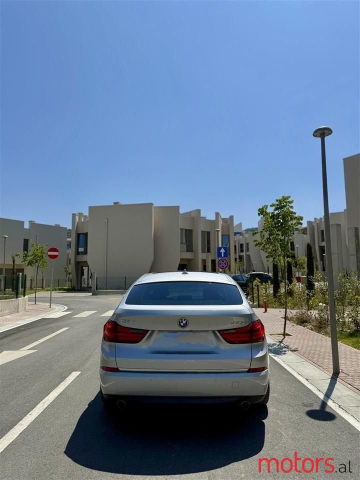 2015' BMW 535 photo #5