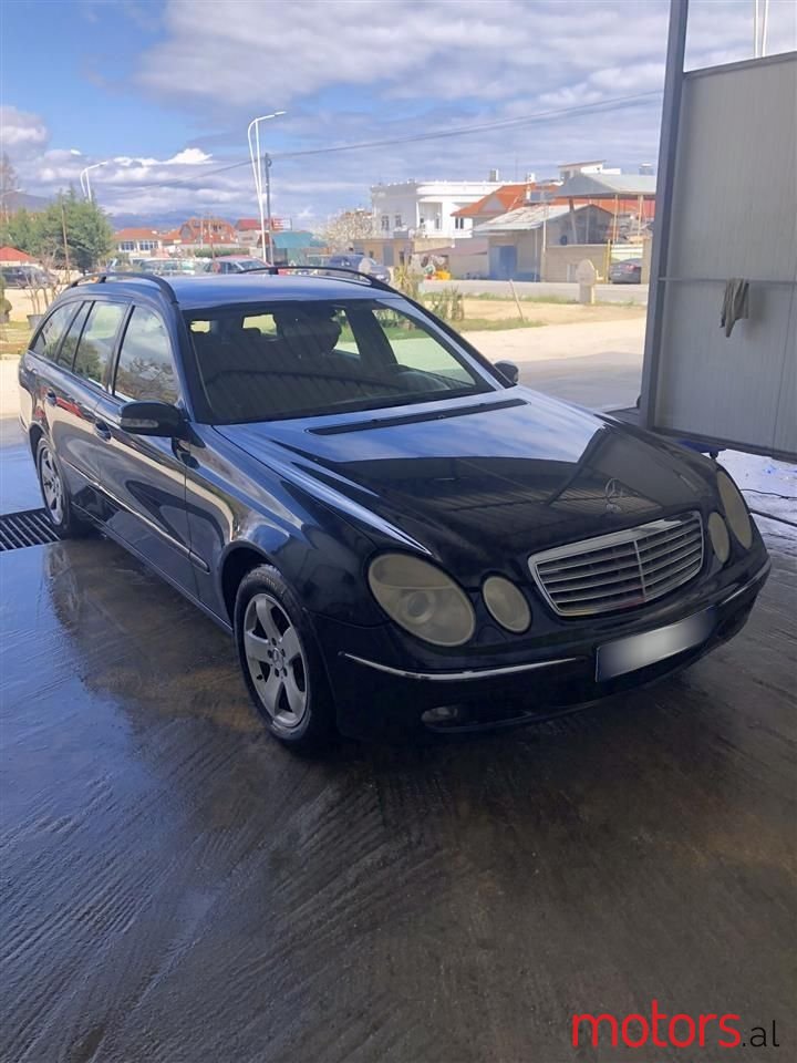 2006' Mercedes-Benz E 220 photo #2