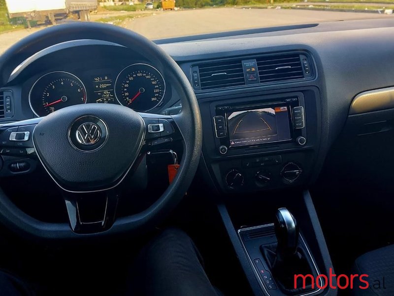 2015' Volkswagen Jetta photo #3