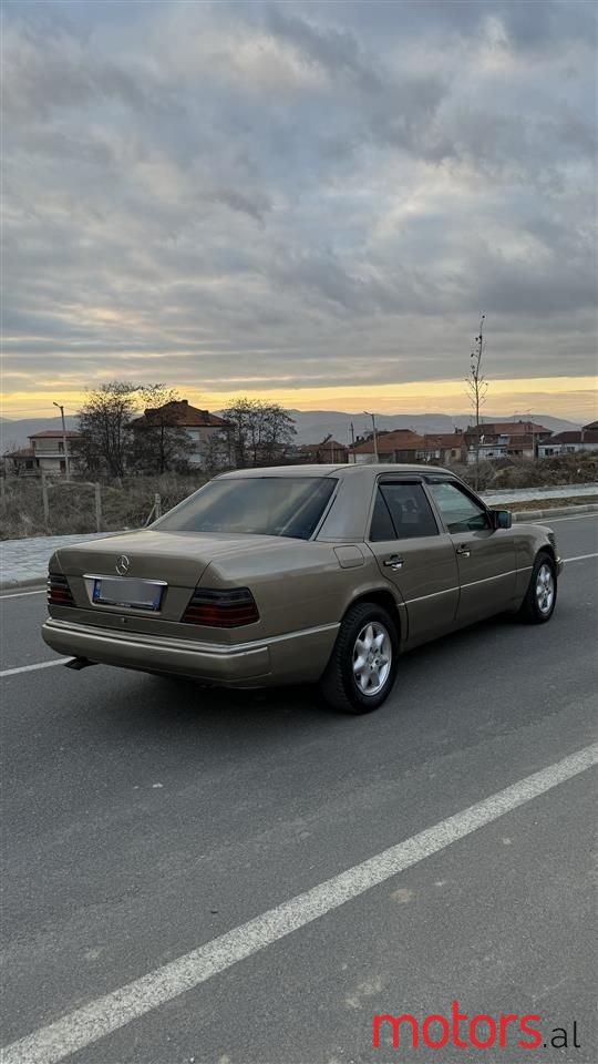 1990' Mercedes-Benz 200 photo #3