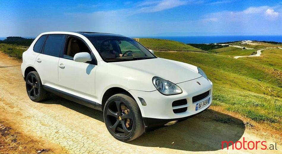 2005' Porsche Cayenne photo #1