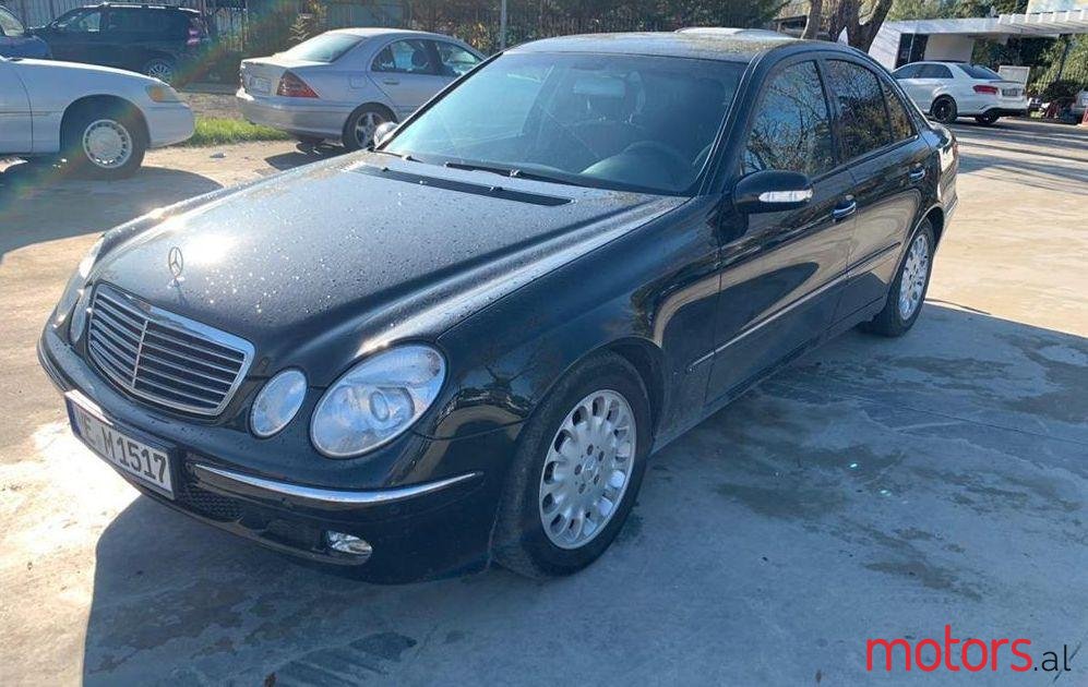 2005' Mercedes-Benz E 220 photo #1