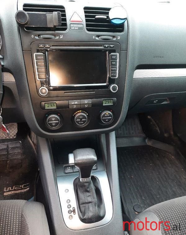 2009' Volkswagen Jetta photo #3