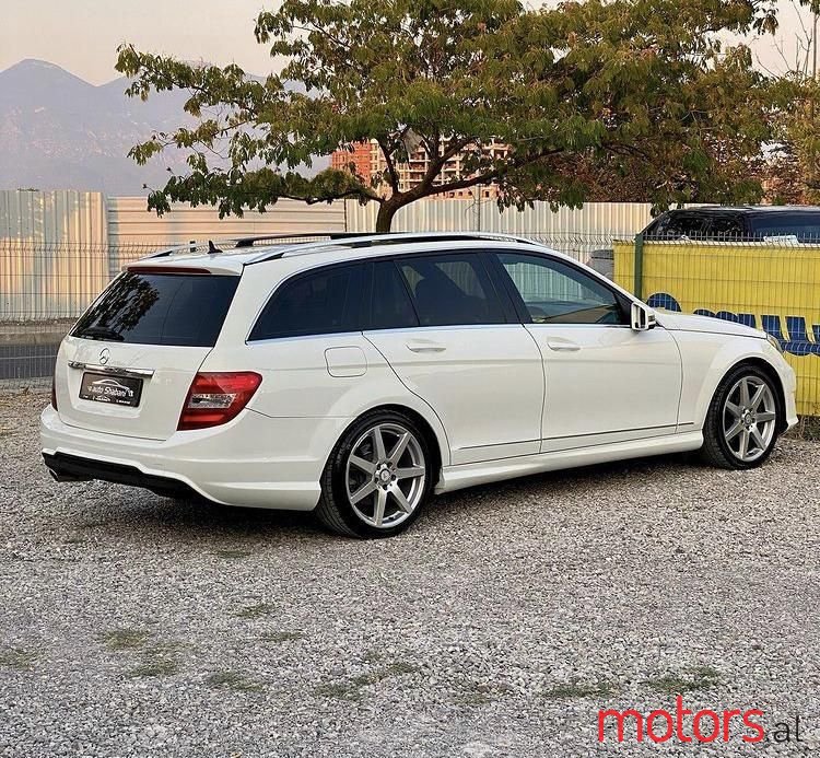 2011' Mercedes-Benz C 220 photo #2