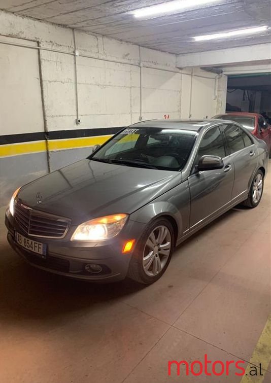 2009' Mercedes-Benz 300 photo #2