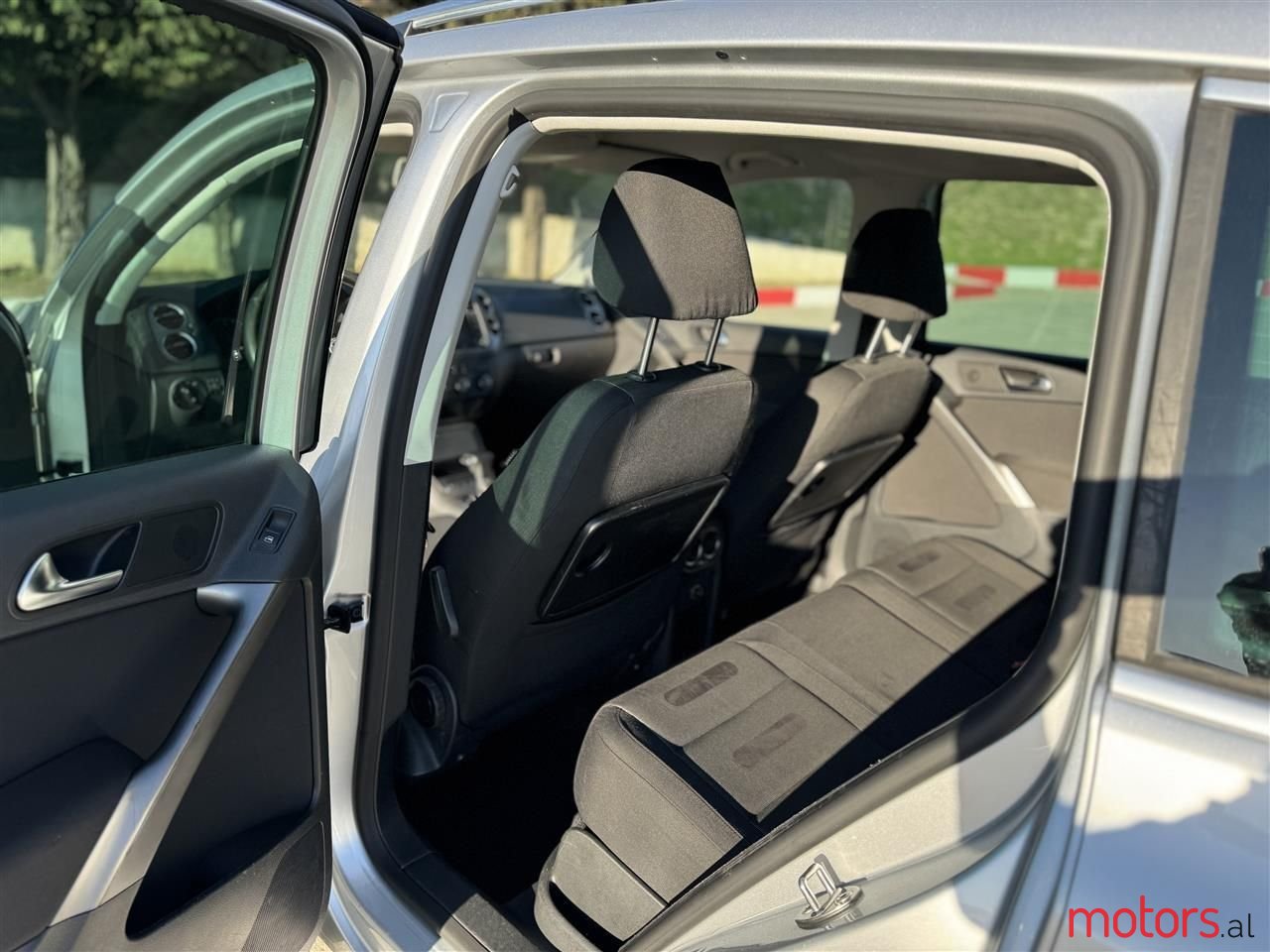 2009' Volkswagen Tiguan photo #5