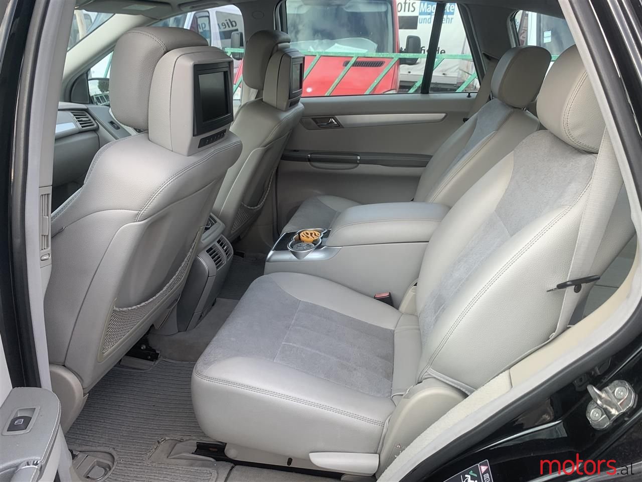 2007' Mercedes-Benz R 300 photo #6