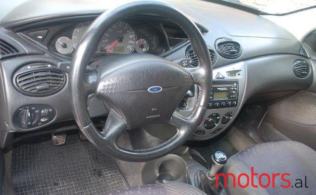 2001' Ford Focus photo #1