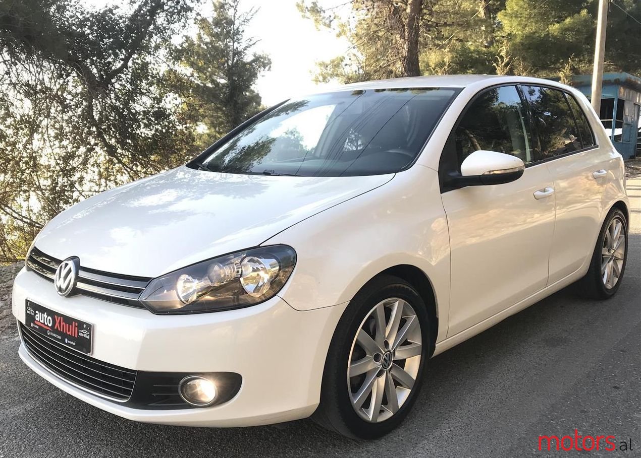 2010' Volkswagen Golf photo #1