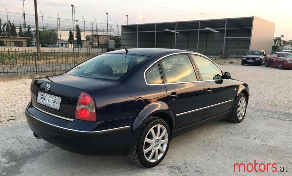 2003' Volkswagen Passat photo #1