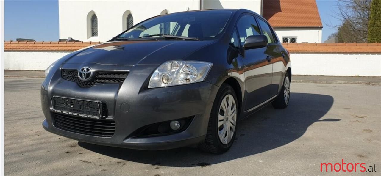 2008' Toyota Auris photo #2