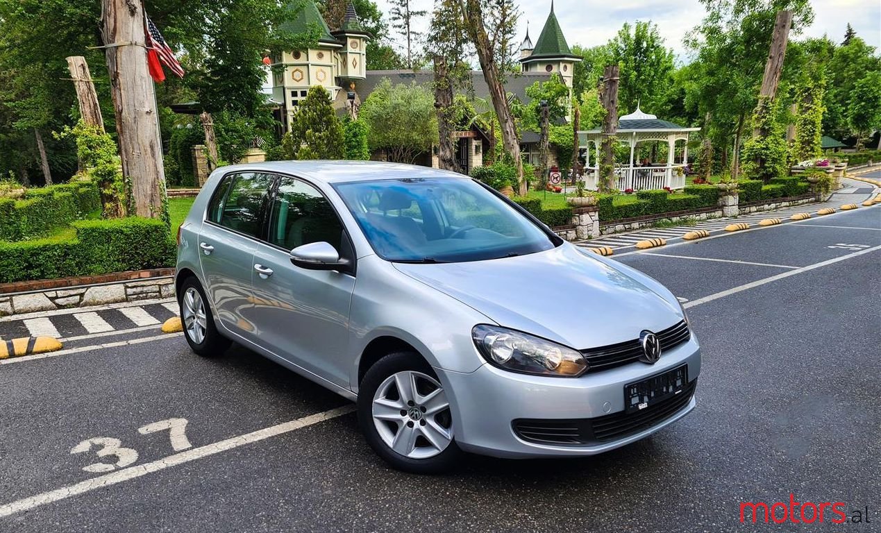 2010' Volkswagen Golf photo #1