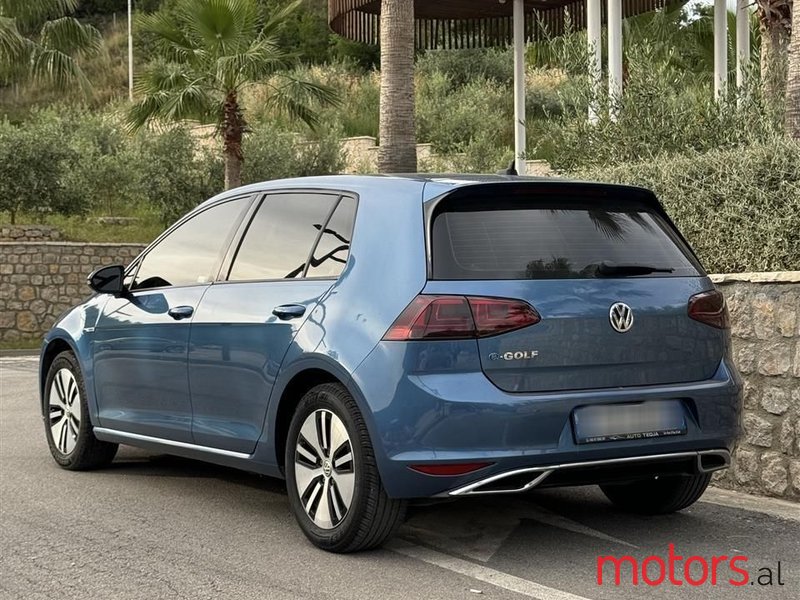 2017' Volkswagen e-Golf photo #5