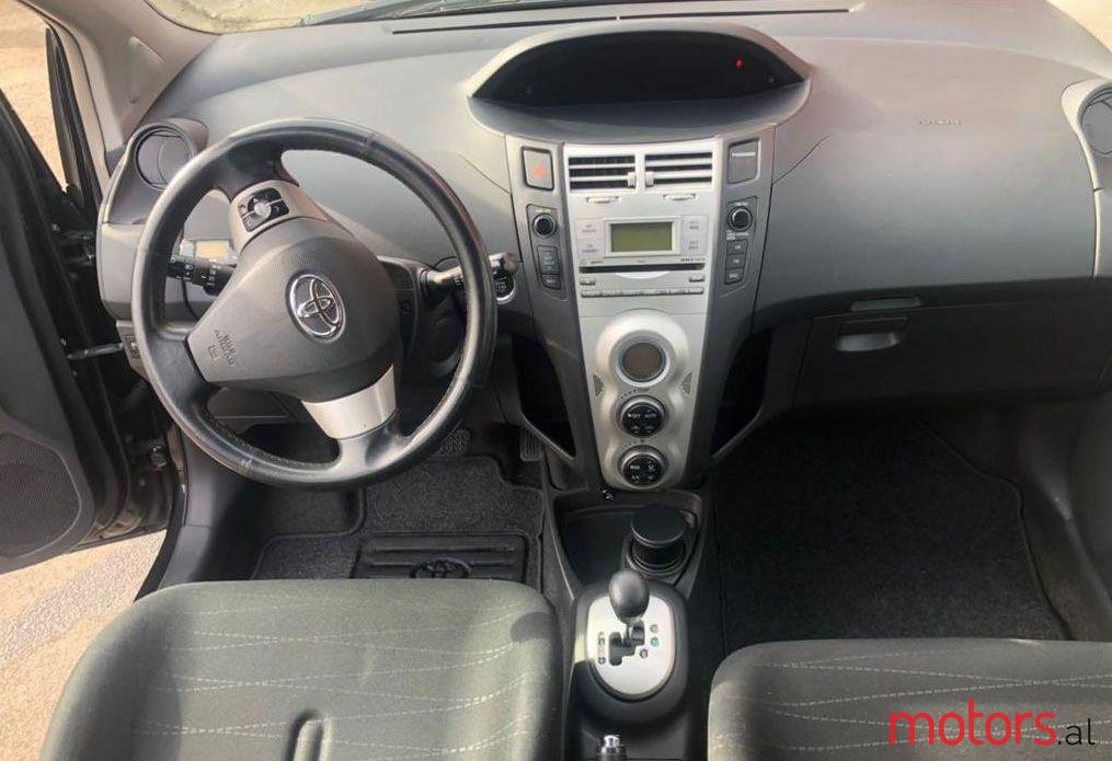 2006' Toyota Yaris photo #2