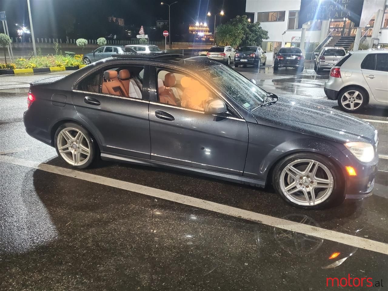 2008' Mercedes-Benz C 300 photo #2