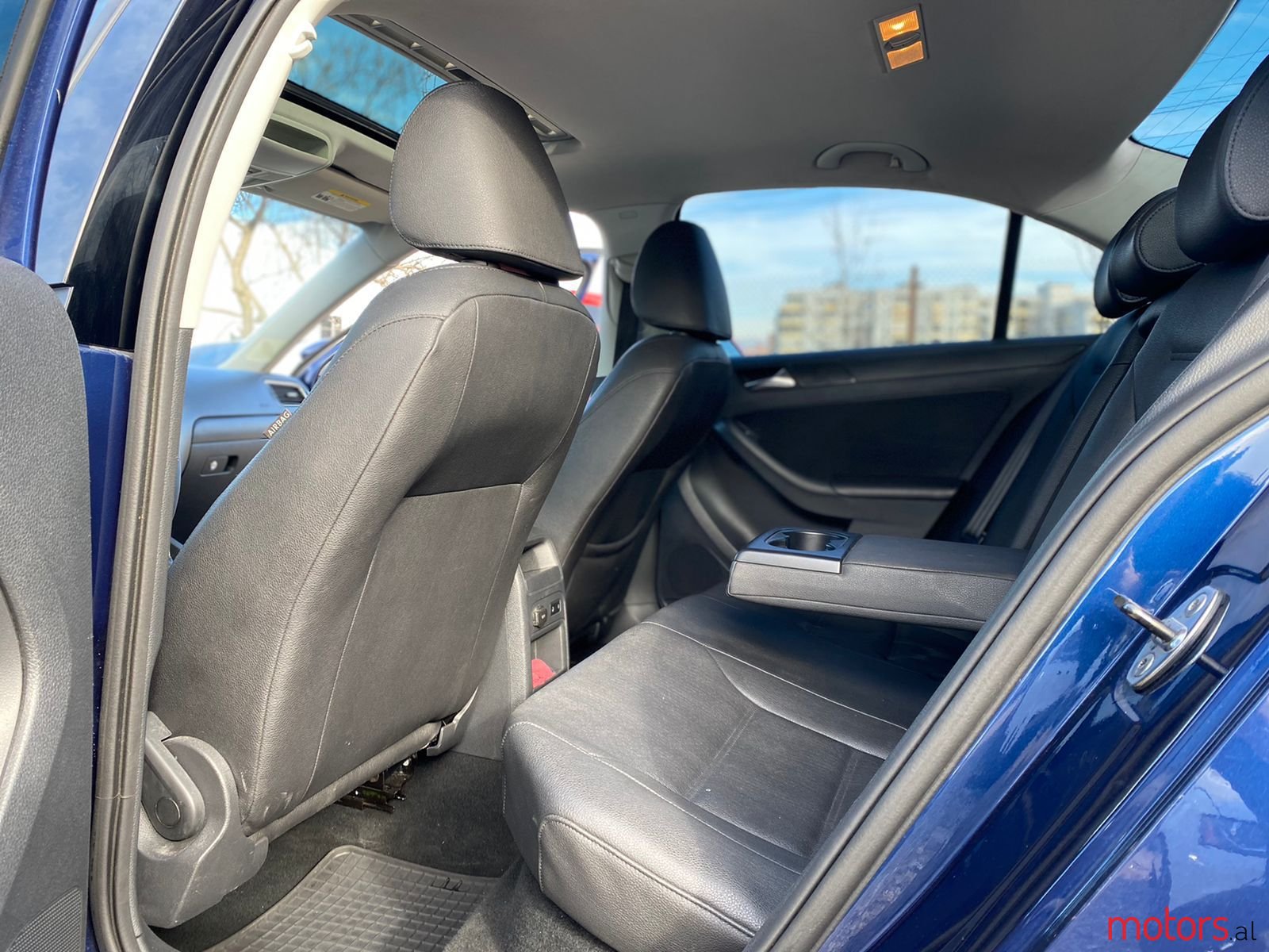 2011' Volkswagen Jetta III photo #7