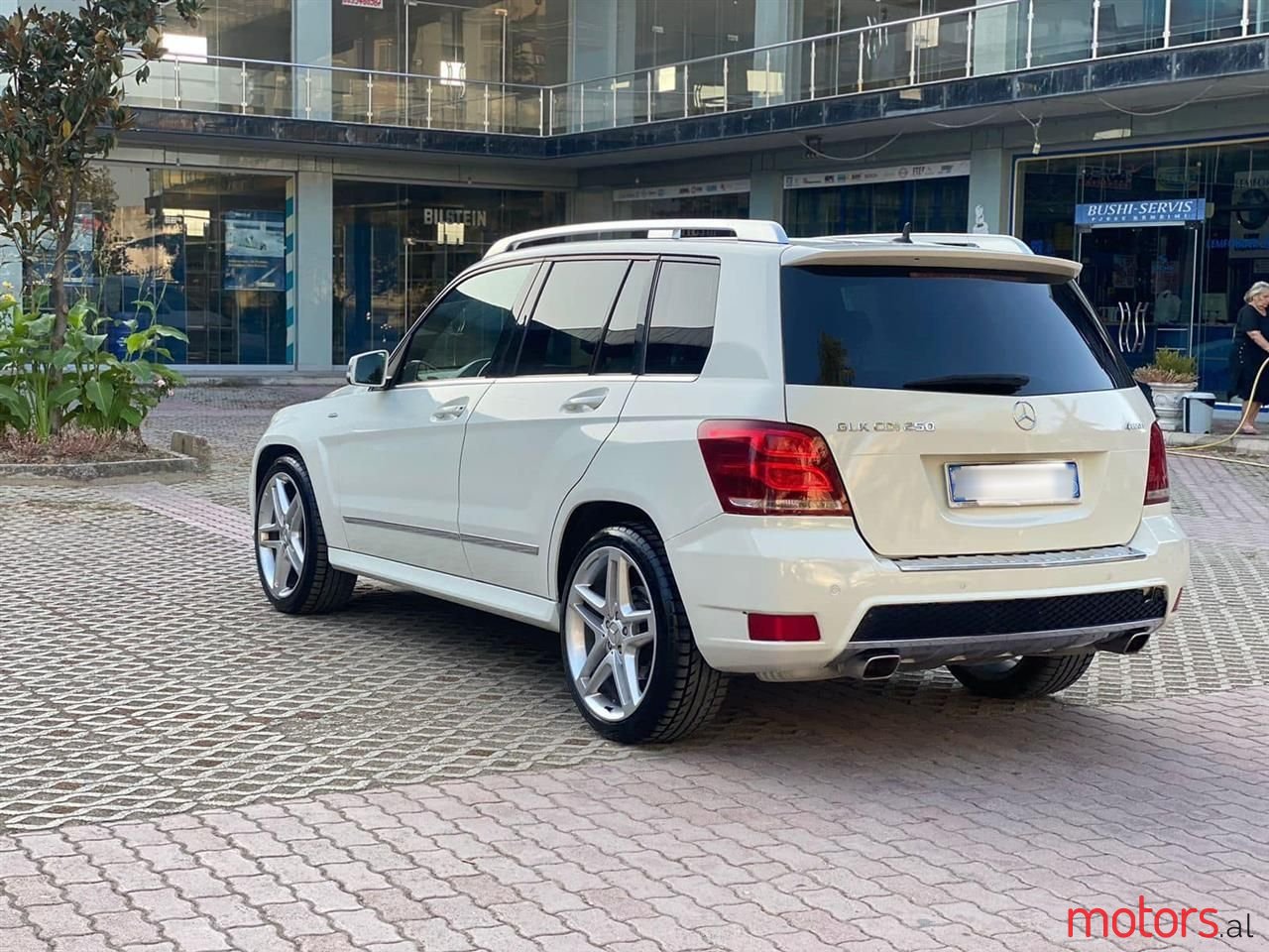 2011' Mercedes-Benz GLK 250 photo #4