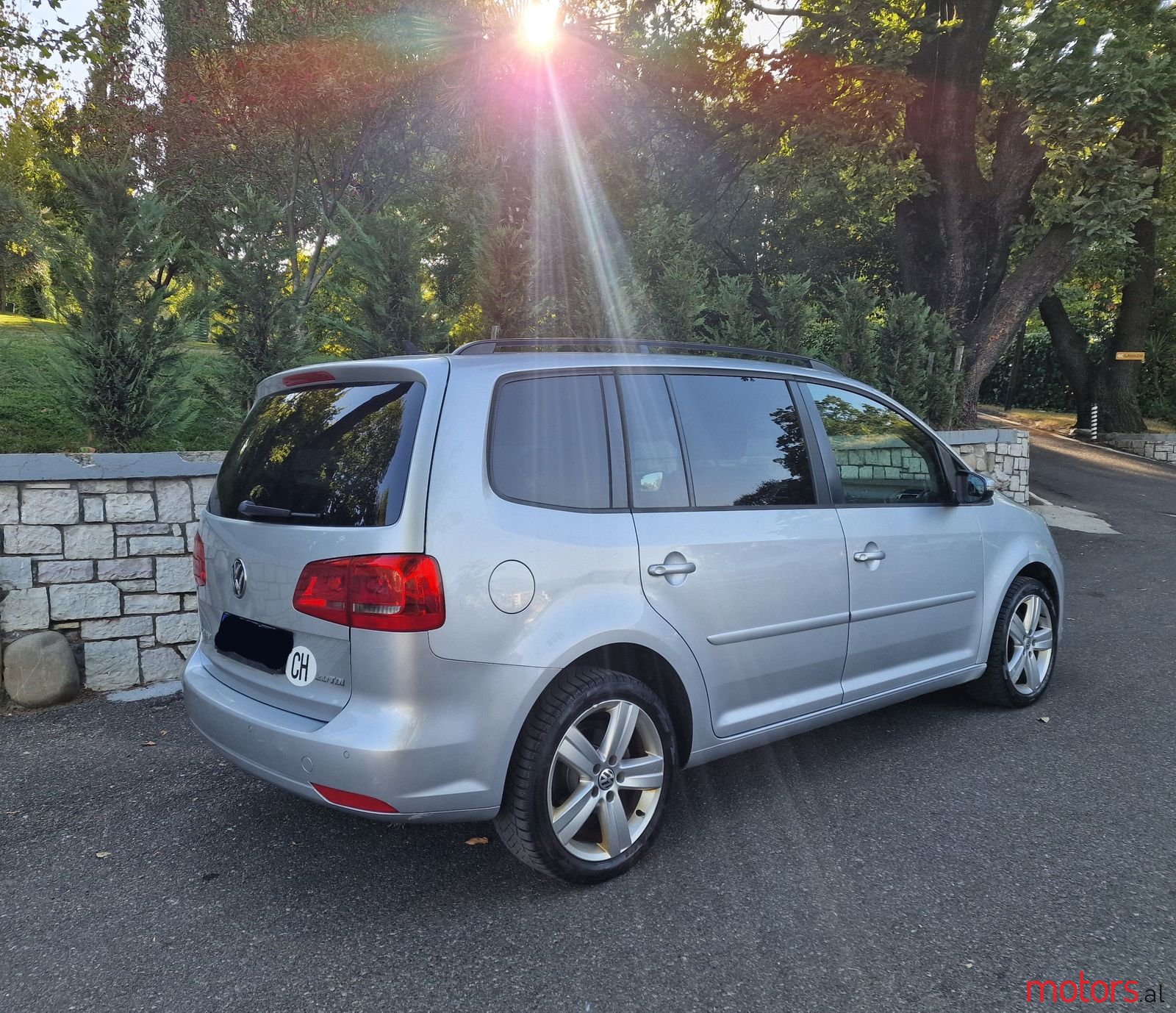 2014' Volkswagen Touran photo #5