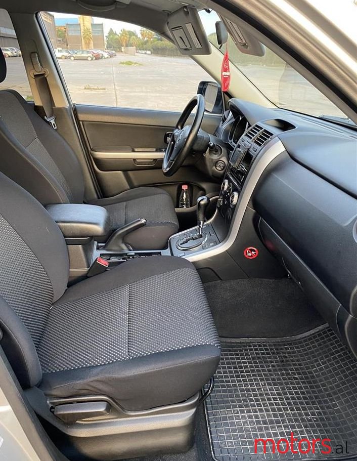 2006' Suzuki Grand Vitara photo #1