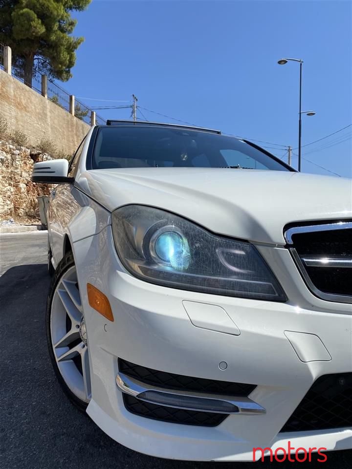 2012' Mercedes-Benz C 300 photo #5
