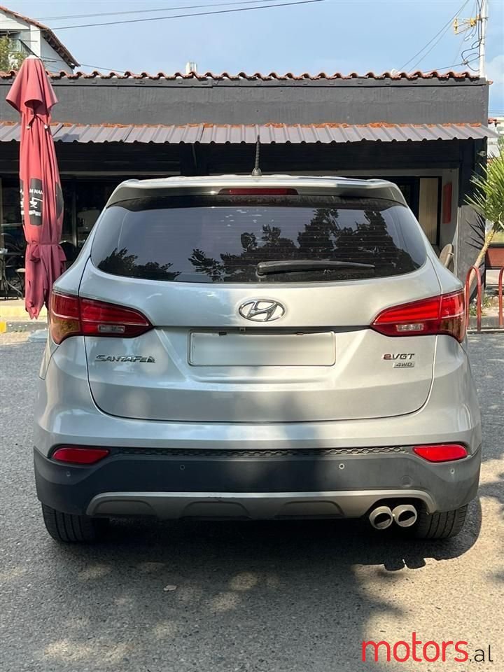 2012' Hyundai Santa Fe photo #5