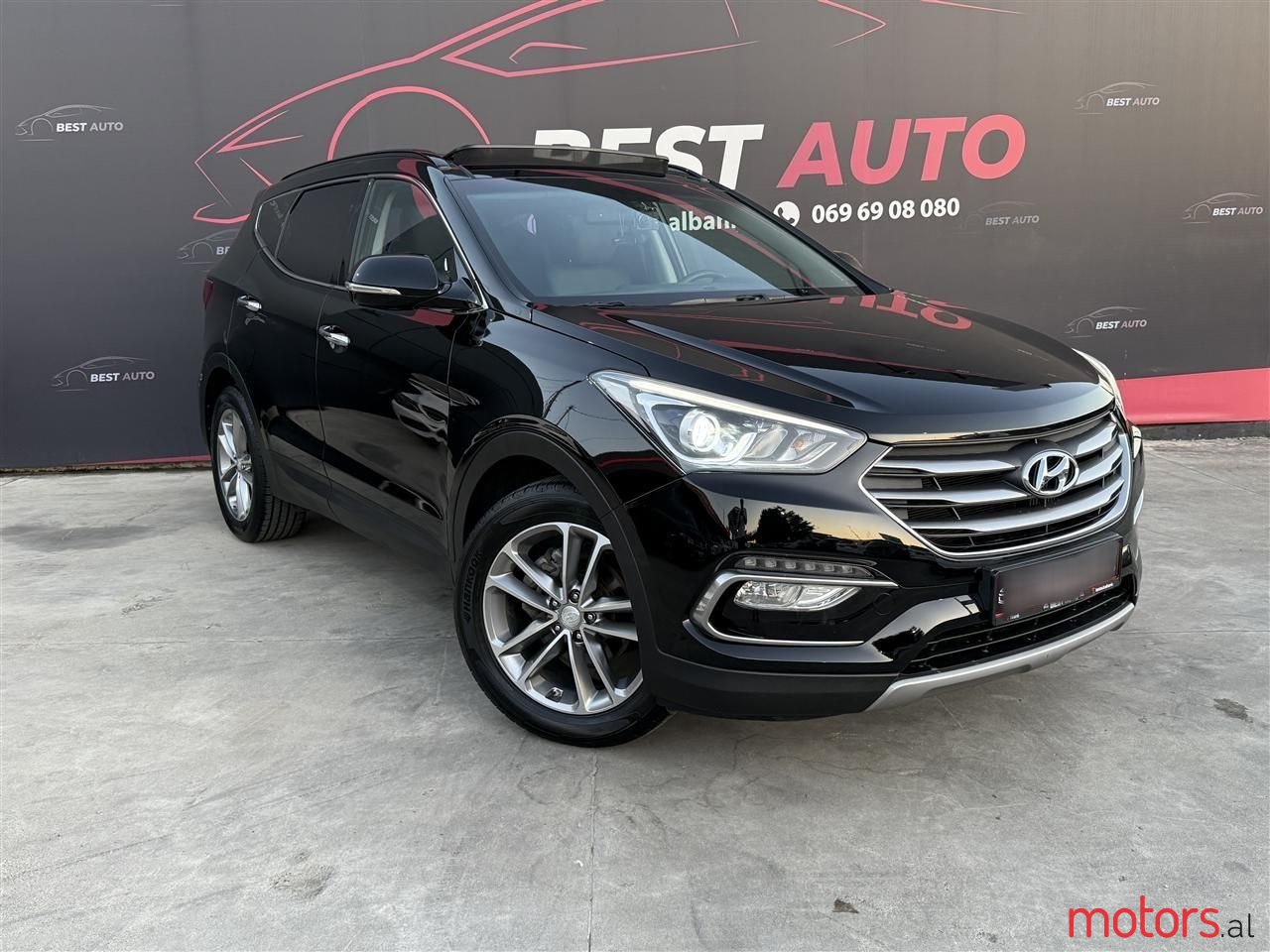 2016' Hyundai Santa Fe photo #1